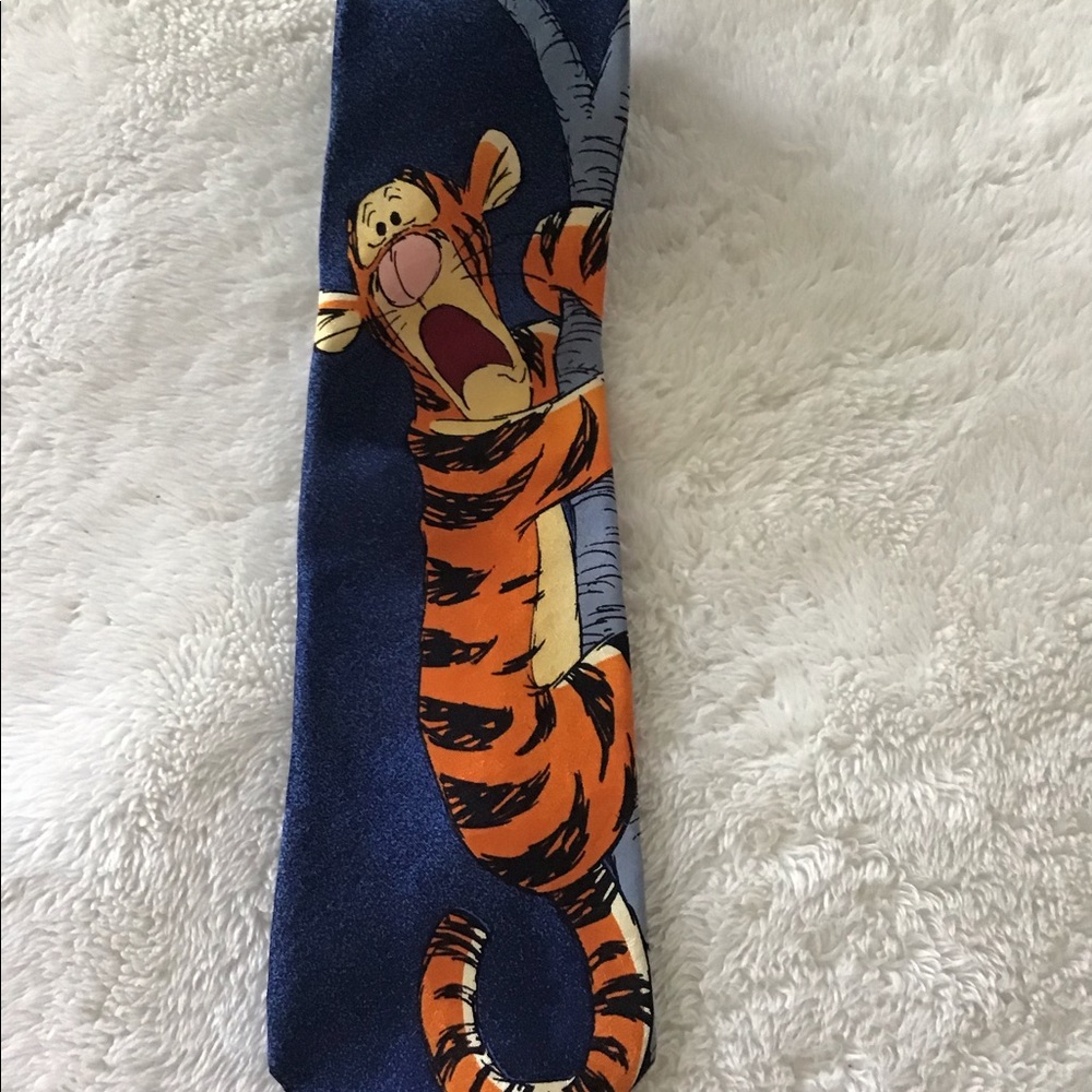Tigger tie by Disney Inc. tie 100% silk from Whinnie Pooh great conversi…
